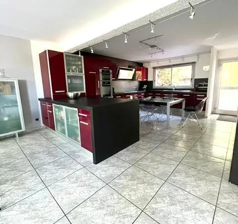 Maison 5 pièces 160 m²