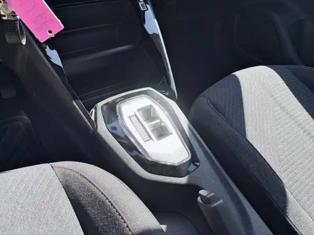 Peugeot 2008 hybrid 110 e-dcs6 — photo 14