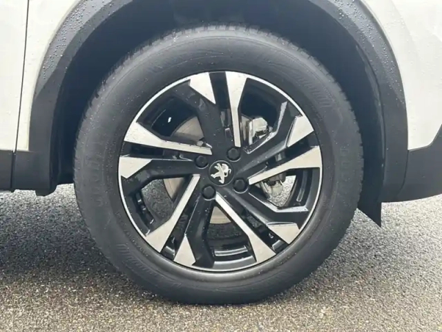 Peugeot 2008 1.2 100 allure — photo 9
