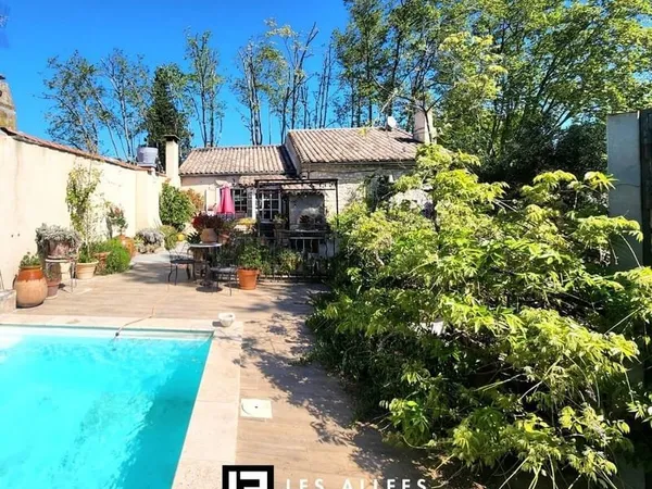 Maison 8 pièces 250 m²