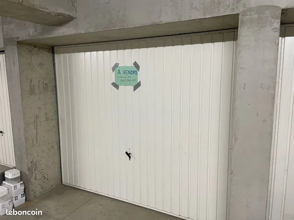 Garage fermé sécurisé