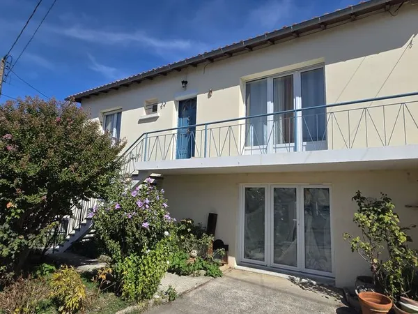Urgent À louer au RDC d'une maison « Chambres meublées tout compris à Rochefort - Gare à 8 min - Dès
