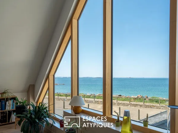Face à la mer, une adresse singulière aux multiples possibilités