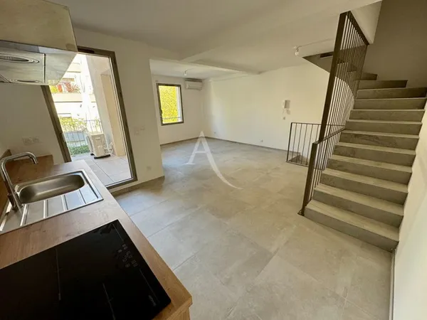 Maison Nimes 3 pièce(s) 73.20 m2