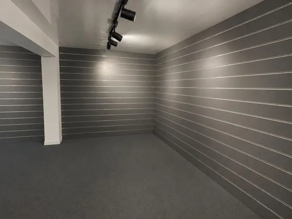 Local commercial 210 m2 - La Terrasse Saint Etienne - 200000