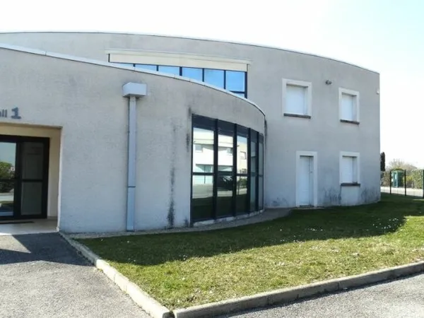 Local industriel 865 m²