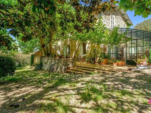 Maison 10 pièce(s) 330 m2 avec terrain 4000 m² et Piscine