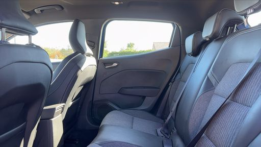 Renault Clio 1.6 E-Tech 140 Hybrid EDC6 - Intens – 2022 – 80348 km – Hybride essence – Boîte Automatique — photo 18