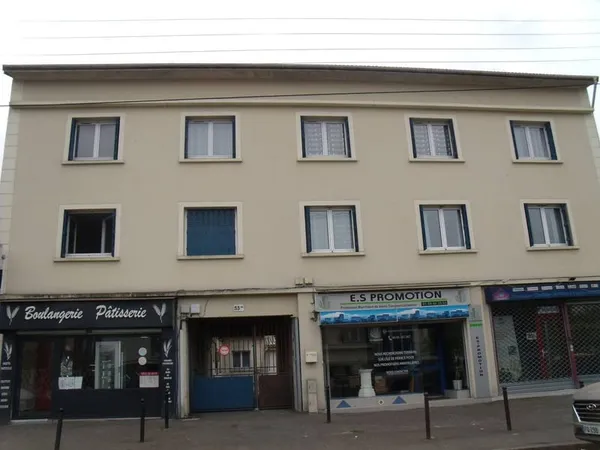 Local commercial 127 m²
