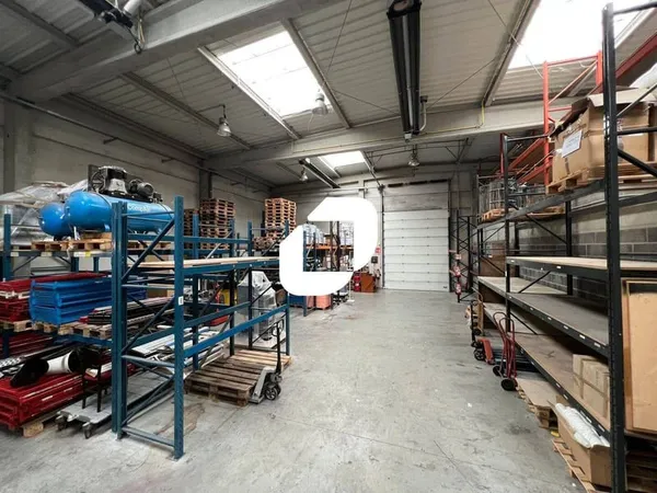 Local d'activité 954 m²