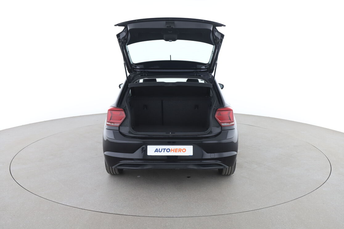 Volkswagen Polo 1.0 Trendline — photo 15