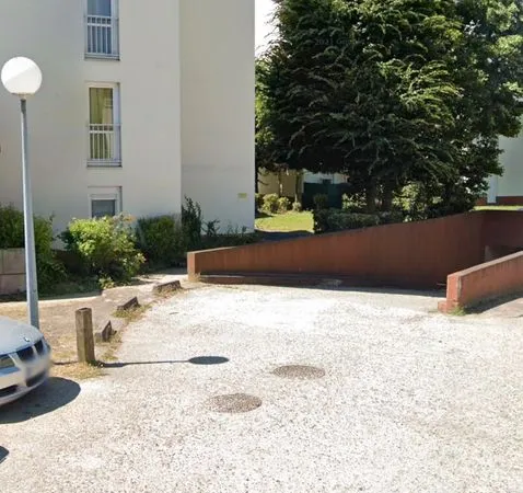 Parking Souterrain 12 m² ~ Accès libre et autonome ~ Quartier La Coupole - Calme et sécurisé - 5 min