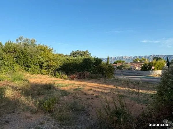 Terrain en vente Trets proche Aix en Provence
