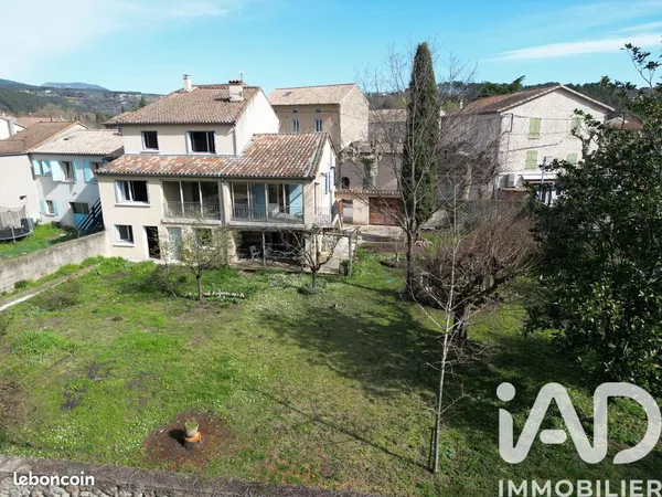 Propriété 7 pièces 160 m²