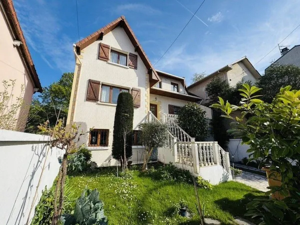 Maison 8 pièces 220 m²