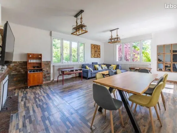 à louer meublée - grande maison familiale 230 m² - terrain 2 000 m² - varennes-jarcy