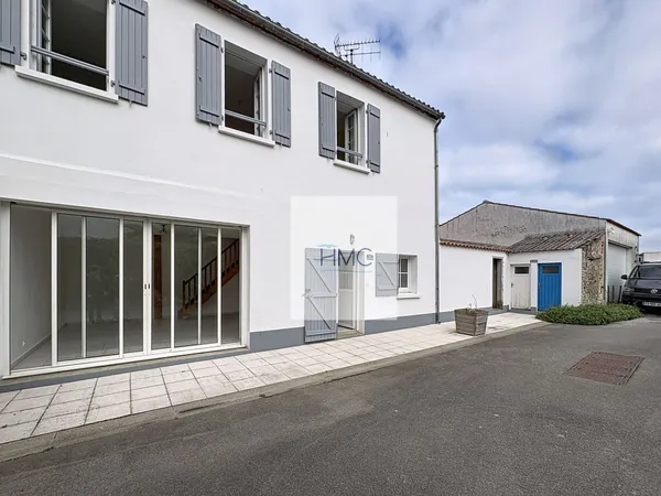 HYPER CENTRE - MAISON EN TRES BON ETAT AVEC 3 CHAMBRES