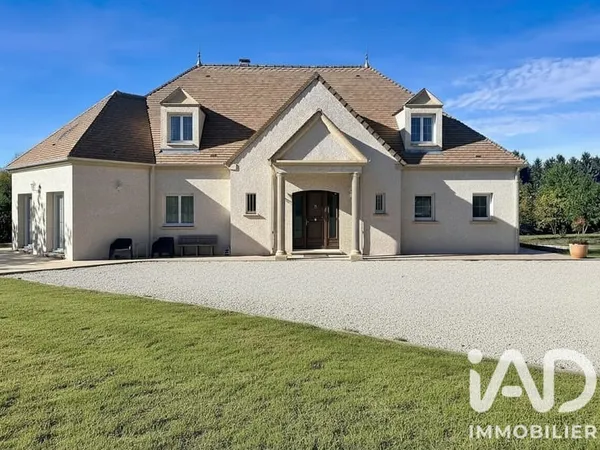 Maison 10 pièces 295 m²
