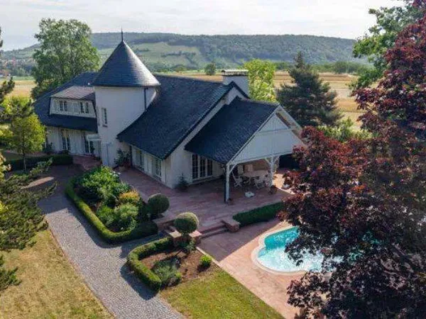 Maison 10 pièces 540 m²
