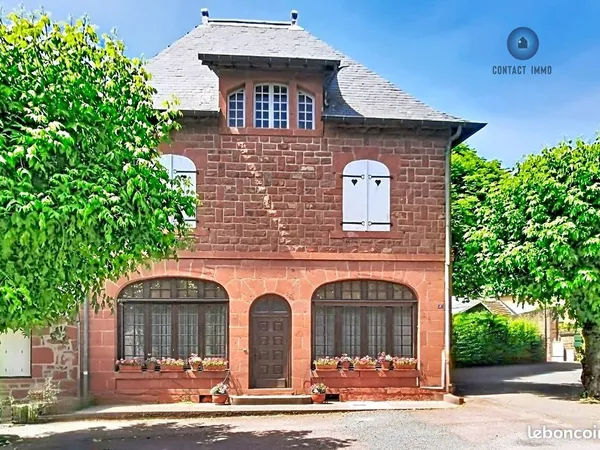 Maison 8 pièces 217 m²