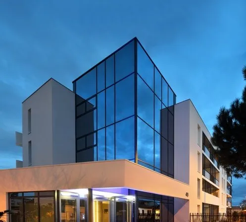 PESSAC CENTRE - 2 Places de parkings sous-sol dans résidence privée