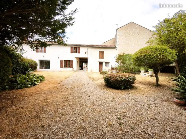 Maison 6 pièces 223 m²