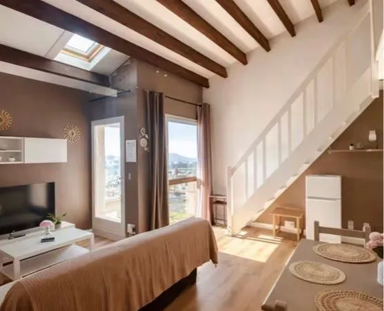 ⛵️ T2 mezzanine au Port - WIFI - loggia vue montagne ⛵️