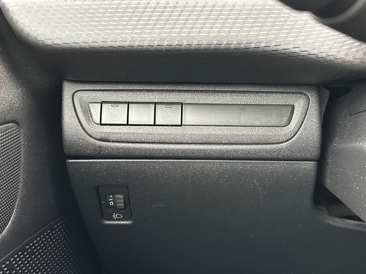 Peugeot 2008 puretech 130ch s&s bvm6 allure — photo 16