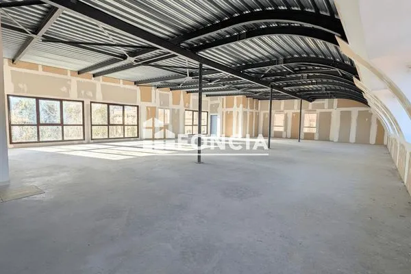Local 252 m²