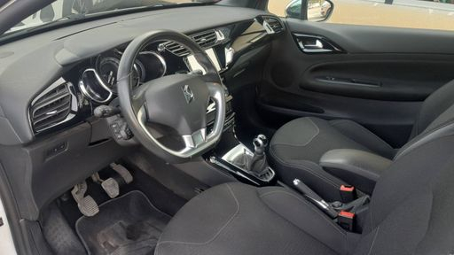 DS DS3 1.2 PureTech 110 - Connected Chic – 2018 – 122795 km – Essence – Boîte Manuelle — photo 39