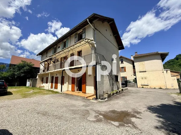 À vendre  Duplex de 95 m² avec garage, atelier et jardin  Secteur mairie de Villard-Bonnot