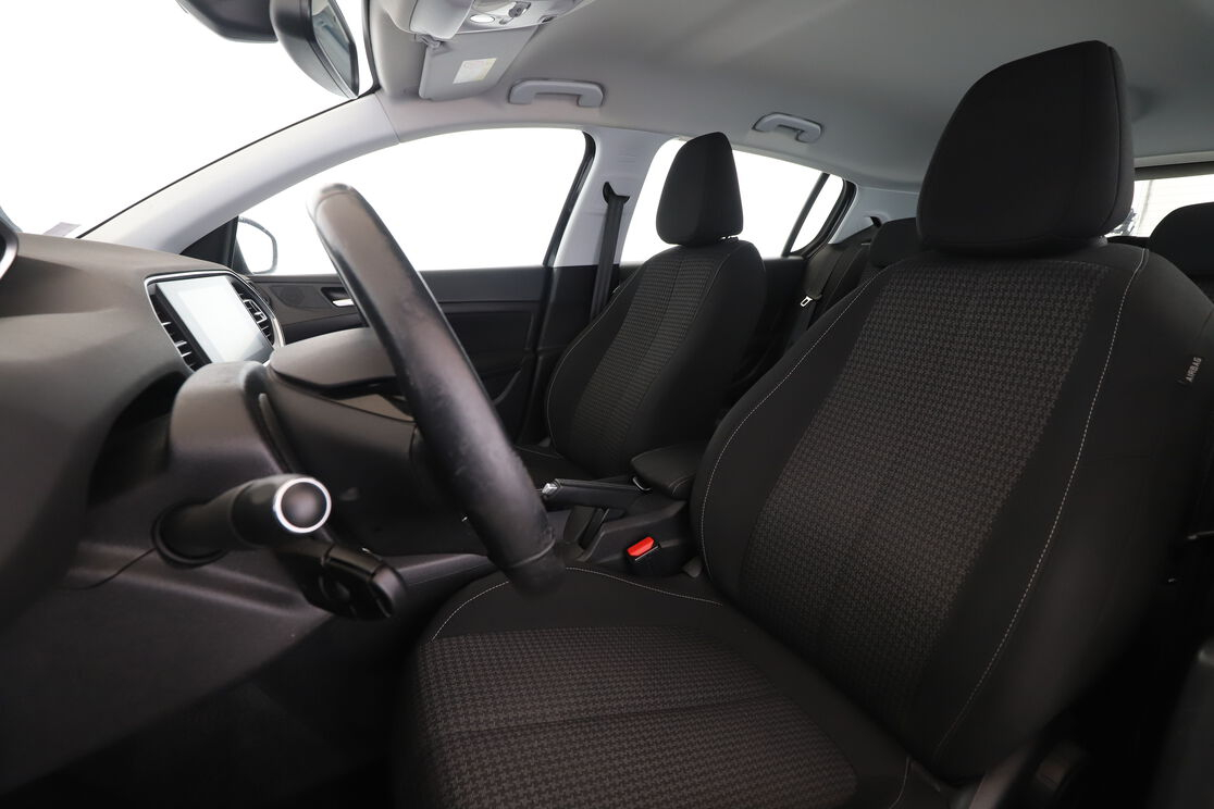 Peugeot 308 1.2 PureTech Allure — photo 9