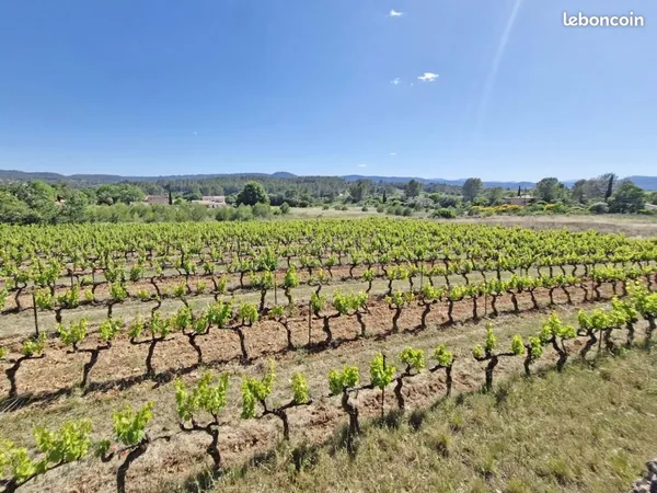 Terrain 1 323 m² Carces