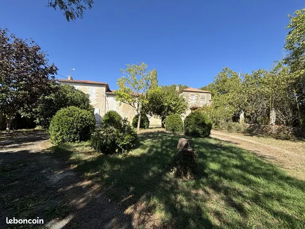 Château 20 pièces 700 m²