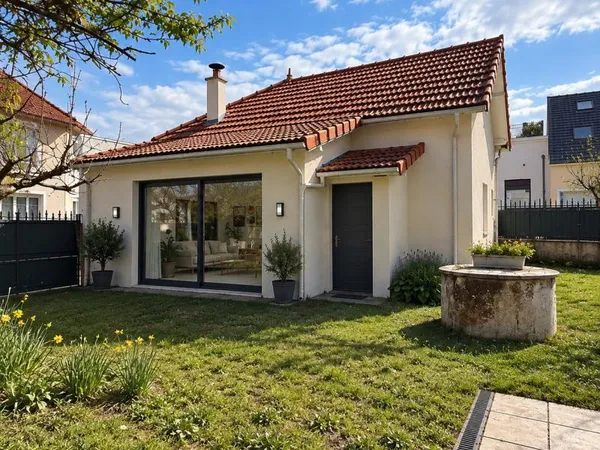 Maison à vendre à Charentonneau - 410 000 €