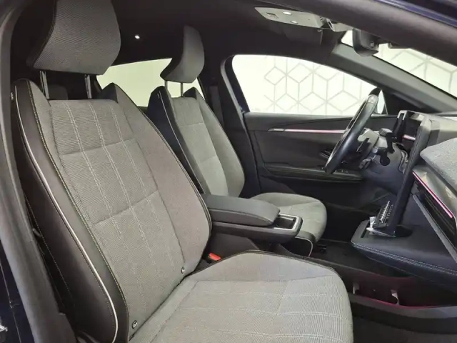 Renault Megane e-tech ev60 220 ch super charge — photo 31