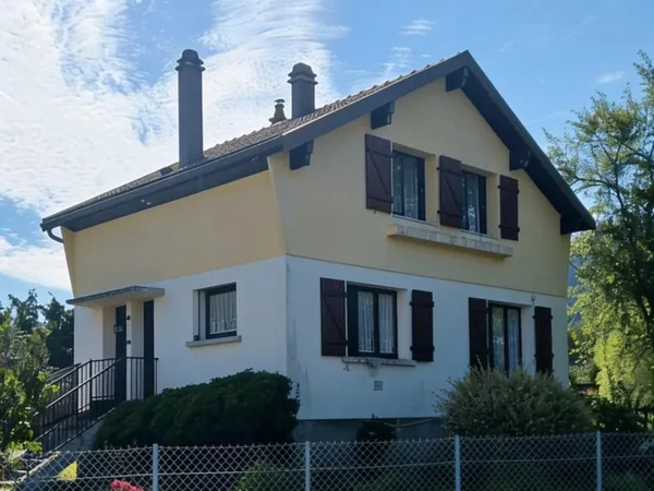 Maison individuelle sur grand terrain, à Celles sur Plaine