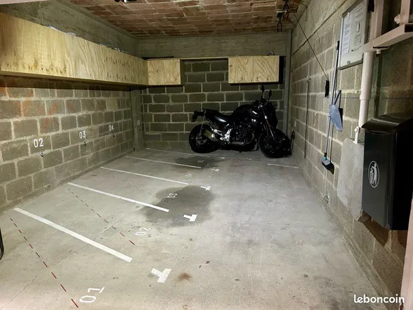 Location d'emplacement moto/scooter à Rennes - 13 Rue Saint-Hélier