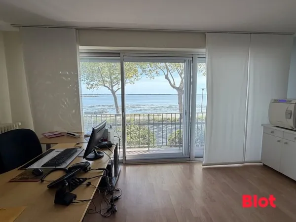 SAINT-NAZAIRE - FRONT DE MER - 80 M² - VUE MER - PARKING