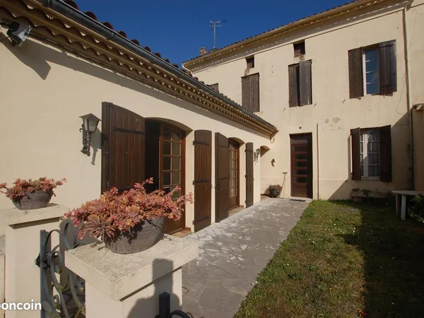 Maison 9 pièces 344 m²