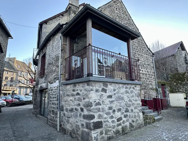 Immeuble de rapport à Besse Proche de la station Super-Bes