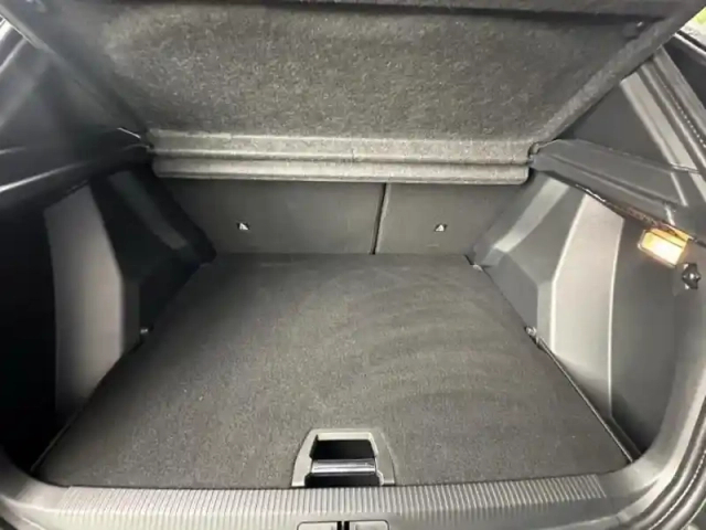 Peugeot 2008 1.2 puretech 130ch s&amp;s allure business eat8 — photo 6