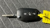 Peugeot 2008 1.2 PureTech 130ch S&S Allure EAT8 — photo 16