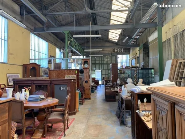 Local industriel 900 m²
