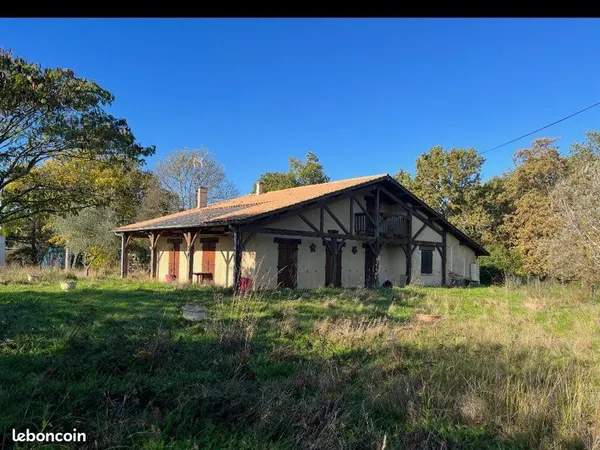 Maison sur Propriété de 1HA avec hangar de 600m2