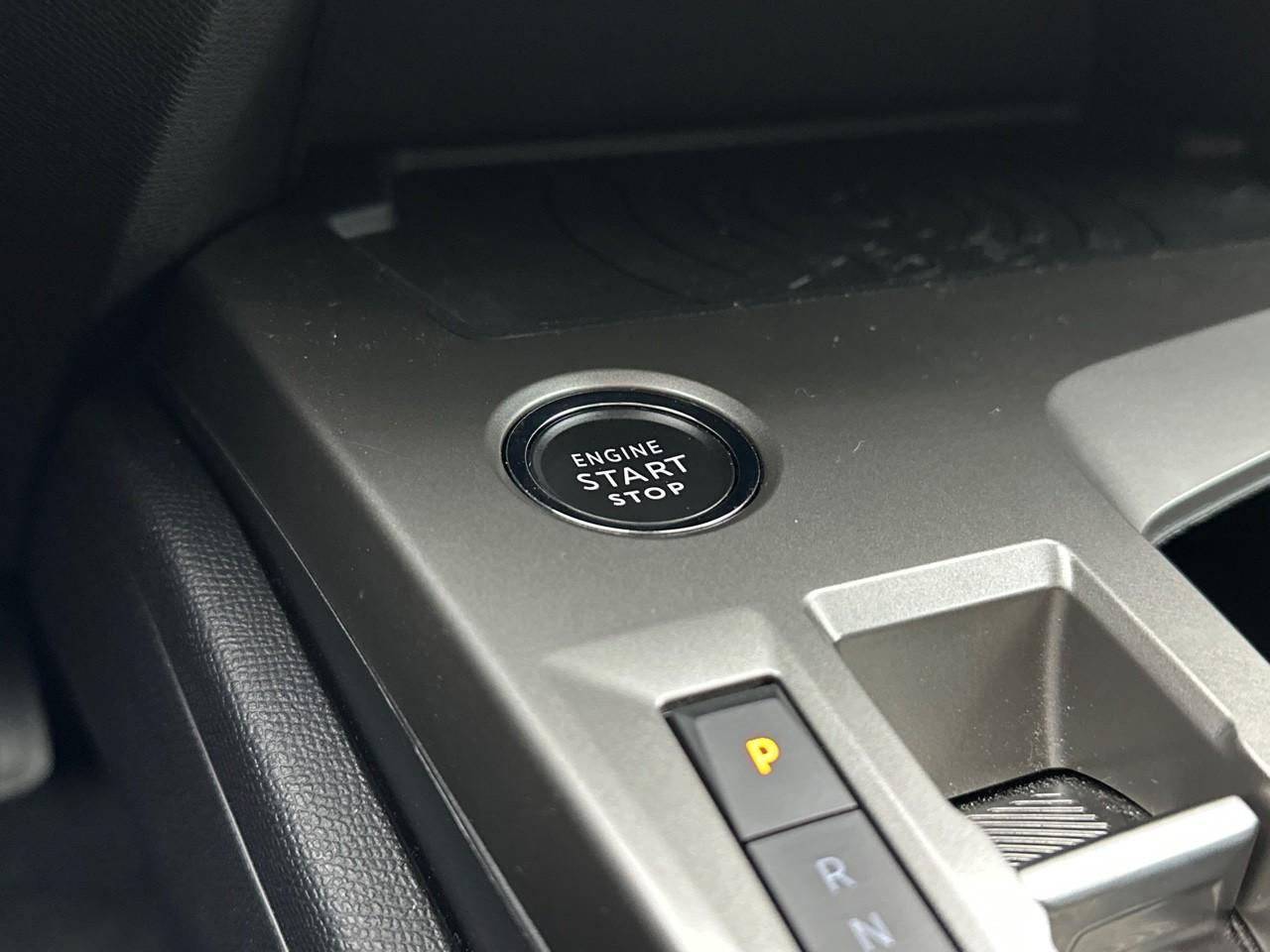 Peugeot 308 hybrid 145 e-dcs6 allure — photo 29