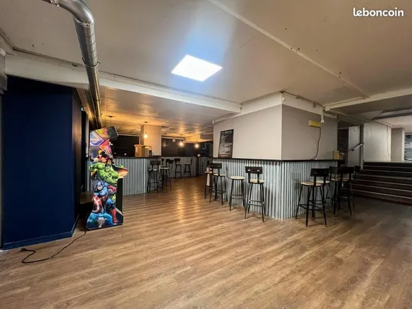Local commercial 300 m²