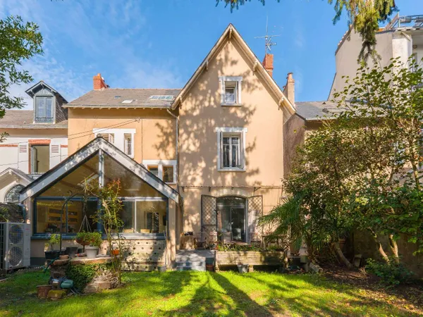 Maison 8 pièces 195 m²