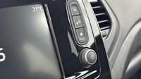 Renault Captur 1.2 TCe 120ch energy Intens — photo 17