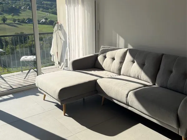 T2 bis meublé 61 m² avec bureau et balcons - Moye